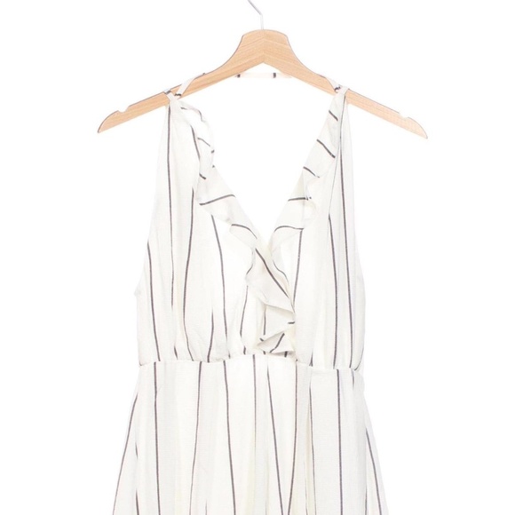 Striped open back ruffled romper - Picture 7 of 7